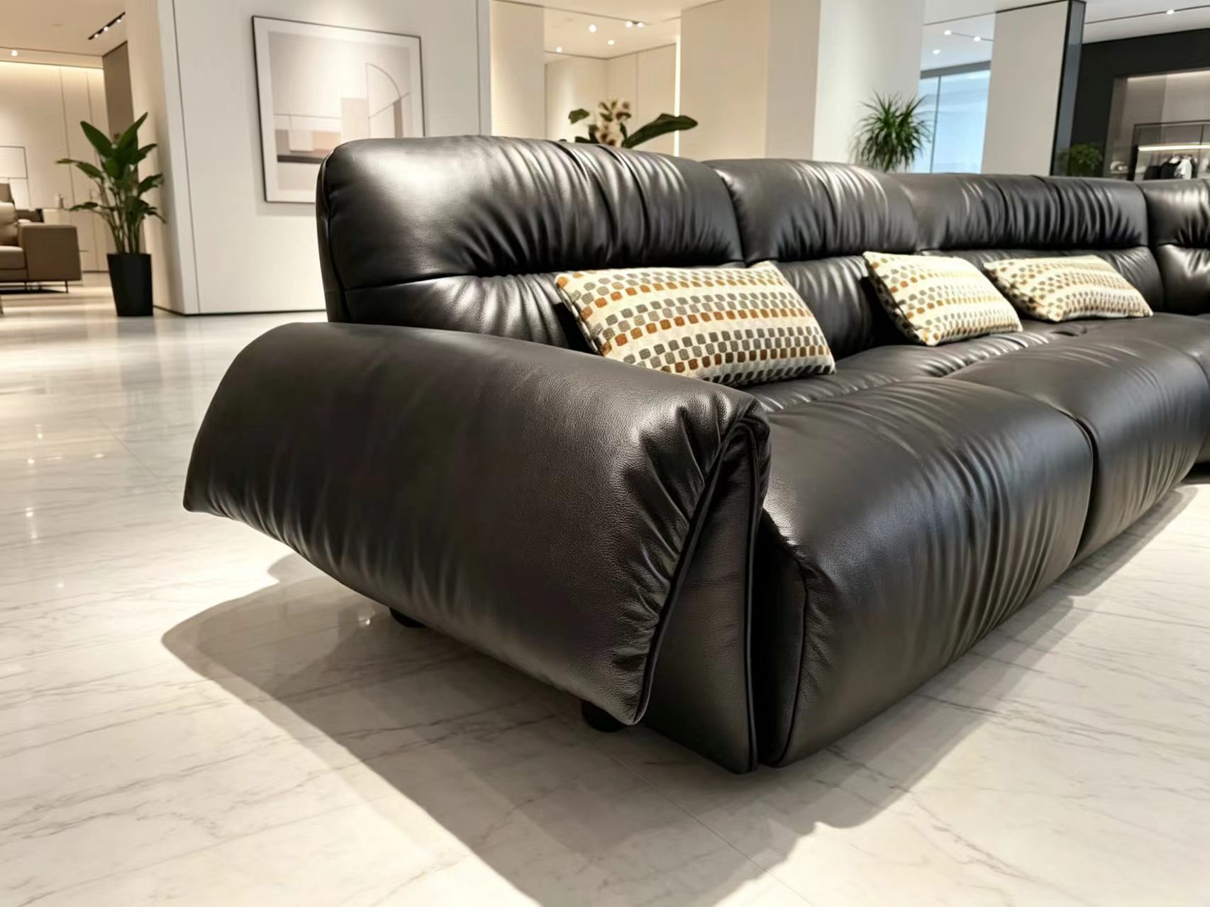 Modern Luxury Black Leather Curved Sectional Sofa